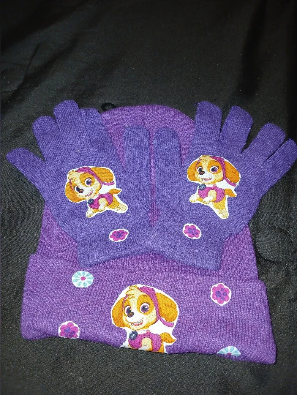NWT Purple Kids Beanie and Gloves Set with Puppy Character.